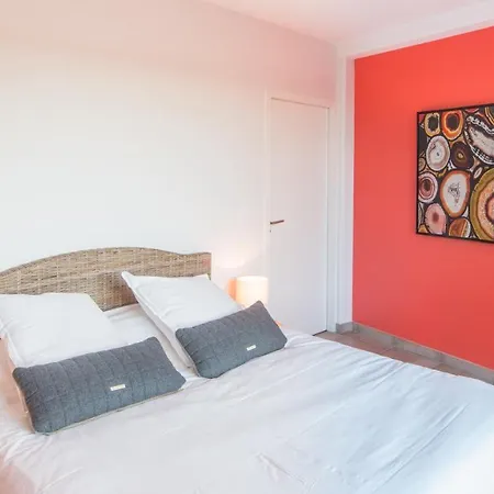 Les Vagues Avec Jacuzzi Privatif & Parking Prive Apartment Sarlat-la-Caneda