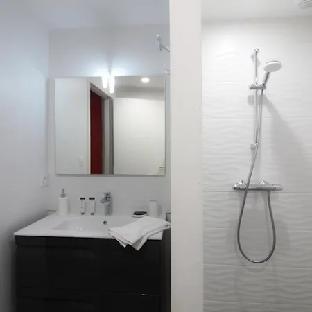 Les Vagues Avec Jacuzzi Privatif & Parking Prive