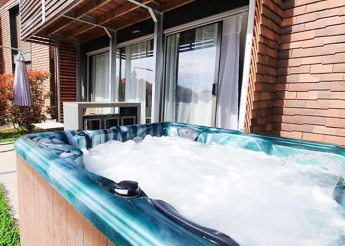 Les Vagues Avec Jacuzzi Privatif & Parking Prive Sarlat-la-Canéda