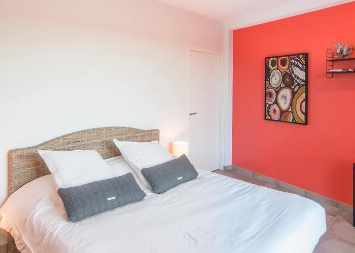 Les Vagues Avec Jacuzzi Privatif & Parking Prive Apartamento Sarlat-la-Canéda