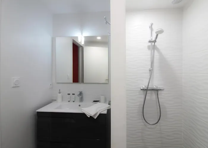 Les Vagues Avec Jacuzzi Privatif & Parking Prive